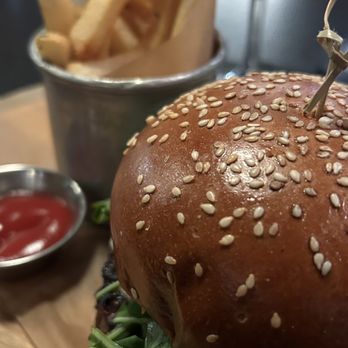 Oak - OAK BURGER - New American Near Me - Laguna Beach, California Oak - OAK BURGER - New American Near Me - Laguna Beach, California