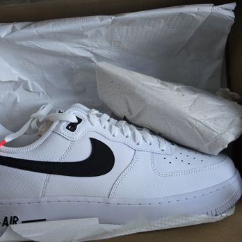 JD Sports - Así me llegó el par a mi domicilio, por lo cual regresé donde realice mi compra para que me pudieran resolver - Women's Clothing Near Me - Inglewood, California JD Sports - Así me llegó el par a mi domicilio, por lo cual regresé donde realice mi compra para que me pudieran resolver - Women's Clothing Near Me - Inglewood, California