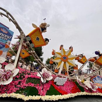 Float Fest - Blue Diamond Growers Float 2023 - Festivals Near Me - Pasadena, California Float Fest - Blue Diamond Growers Float 2023 - Festivals Near Me - Pasadena, California