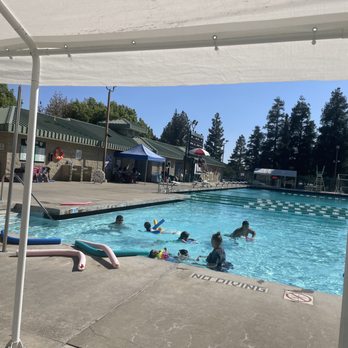 Las Flores Park - Friday afternoon swim time! - Parks Near Me - La Verne, California Las Flores Park - Friday afternoon swim time! - Parks Near Me - La Verne, California