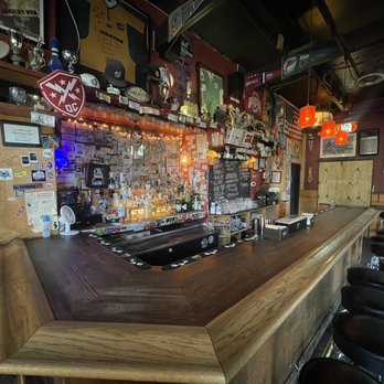 Solly's Tavern - First floor bar - Music Venues Near Me - Washington, DC, District of Columbia