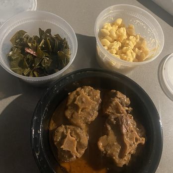 The Locker Room - Oxtails Dinner - American Near Me - Houston, Texas The Locker Room - Oxtails Dinner - American Near Me - Houston, Texas