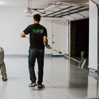Gecko Garage Floors - Finishing the top coat of epoxy! - Flooring Near Me - Gilbert, Arizona