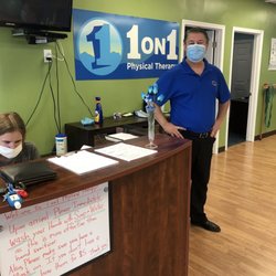 1 on 1 Physical Therapy - The staff safely performs services by wearing & requiring masks.