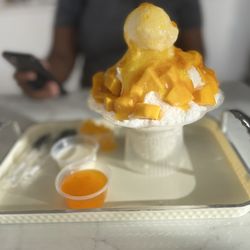 Lemon Sweets Bakery & Cafe - Mango snowflake