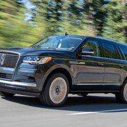 Bright Empire limousine - Lincoln Navigator
