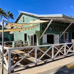 Kahuku Beer Garden - Outside