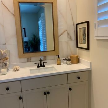 Distinctive Flooring - Newly repainted vanity and feature wall - Flooring Near Me - Palm Desert, California Distinctive Flooring - Newly repainted vanity and feature wall - Flooring Near Me - Palm Desert, California