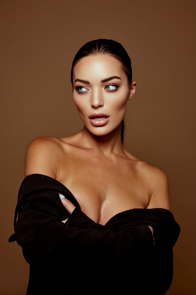 Makeup By Shannella Logo