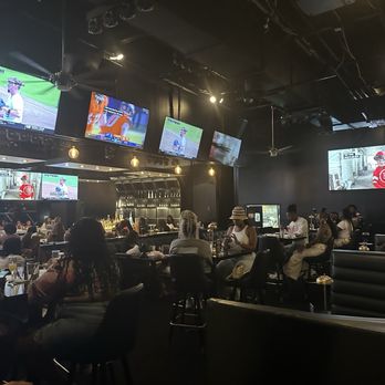 STATS Restaurant & Bar - Sports Bars Near Me - Charlotte, North Carolina