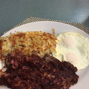 Jamms Restaurant - Corned beef hash and eggs - Breakfast & Brunch Near Me - Las Vegas, Nevada