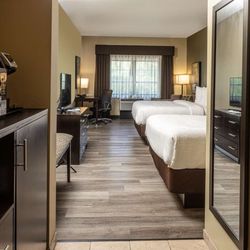 Best Western Plus Franciscan Square Inn And Suites Steubenville - 2 Queen