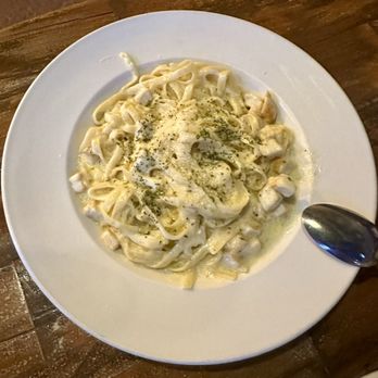 North Beach Pizza - Fettuccine Chicken Alfredo - Pizza Near Me - San Francisco, California North Beach Pizza - Fettuccine Chicken Alfredo - Pizza Near Me - San Francisco, California