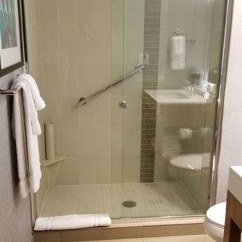 Hyatt Place Chicago/River North - Bathroom - Hotels Near Me - Chicago, Illinois Hyatt Place Chicago/River North - Bathroom - Hotels Near Me - Chicago, Illinois