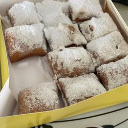 Tiki Bar At North End Market - Beignets.