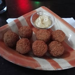 Victoria Café - Bitterballen goodness :-)