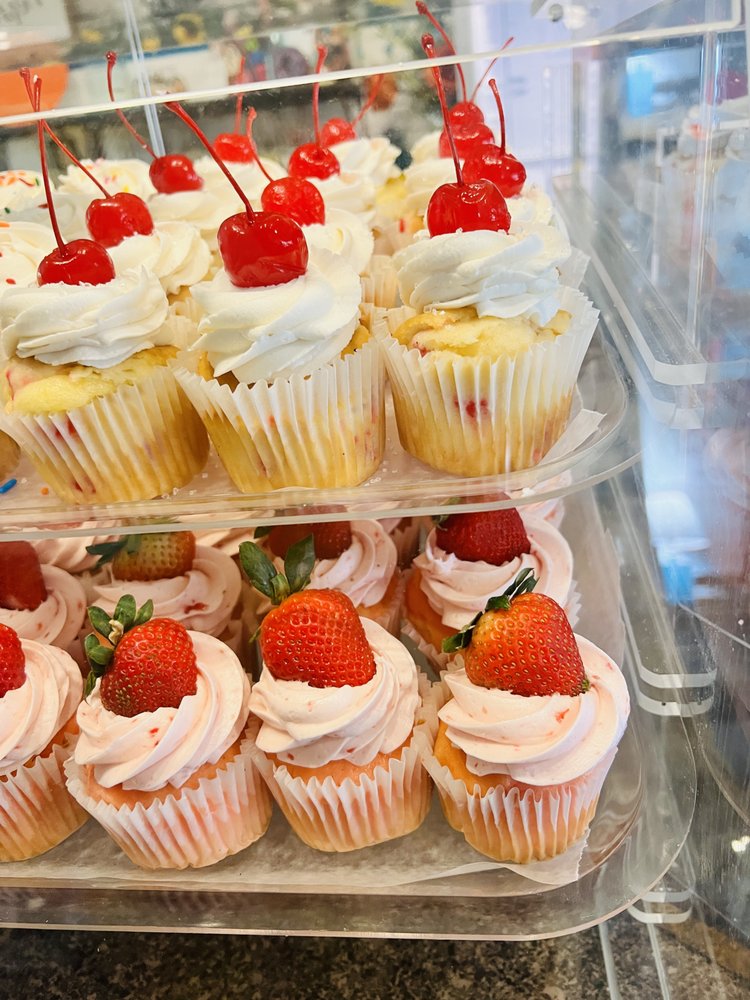 ME’YANNA BERRY Updated September 2024 12 Photos 15 E 1st St