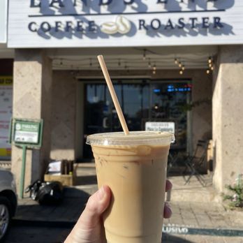 Lands End Coffee Roaster - Iced vanilla latte with almond milk - Coffee & Tea Near Me - Cabo San Lucas, BCS Lands End Coffee Roaster - Iced vanilla latte with almond milk - Coffee & Tea Near Me - Cabo San Lucas, BCS