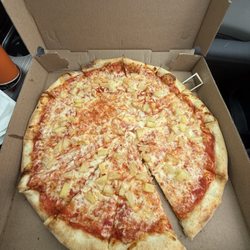 Pineapple pizza