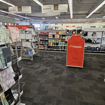 Staples - Inside Staples - Printing Services Near Me - Los Angeles, California