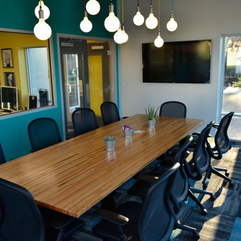 Union Worx Coworking - Front Street Meeting Room set for 10, 70" TV for presentations - Shared Office Spaces Near Me - Arlington, Texas Union Worx Coworking - Front Street Meeting Room set for 10, 70" TV for presentations - Shared Office Spaces Near Me - Arlington, Texas