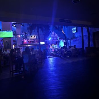 Jimmy Buffett's Margaritaville Restaurant - Band playing - New American Near Me - Hollywood, Florida