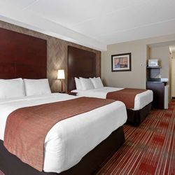 Best Western Plus Muskoka Inn - 2 Queen Beds
