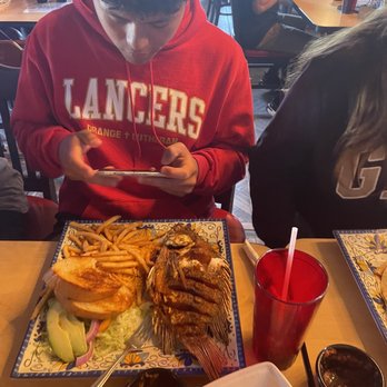 Mariscos La Marina - Mexican Near Me - Irving, Texas