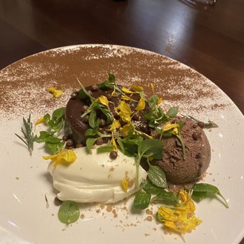 Little Sister - Chocolate mousse cake - Vietnamese Near Me - El Segundo, California Little Sister - Chocolate mousse cake - Vietnamese Near Me - El Segundo, California
