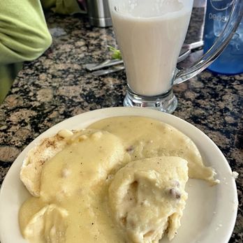 Wings Grill & Espresso Bar - Biscuits and gravy with a chai latte - Breakfast & Brunch Near Me - Auburn, California