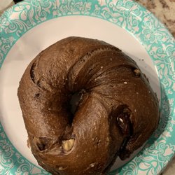 Energy Bagel a.k.a. Pumpernickel with raisins and walnuts