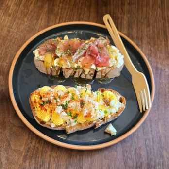 The Burrow Cafe and Play - Topped toast - Coffee & Tea Near Me - Orlando, Florida