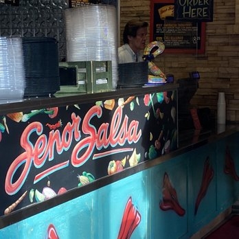 Senor Salsa - Man behind counter, no mask - Mexican Near Me - Fairfield, Connecticut Senor Salsa - Man behind counter, no mask - Mexican Near Me - Fairfield, Connecticut