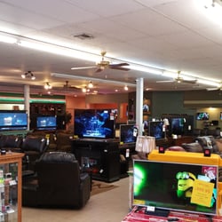 H & H Electronics - Showroom goodies