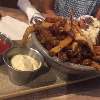 Moku Kitchen - Truffle fries - Cocktail Bars Near Me - Honolulu, Hawaii Moku Kitchen - Truffle fries - Cocktail Bars Near Me - Honolulu, Hawaii
