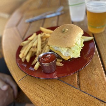 Hale Kai Restaurant - Cheese burger - Hawaiian Near Me - Waimea, Hawaii Hale Kai Restaurant - Cheese burger - Hawaiian Near Me - Waimea, Hawaii