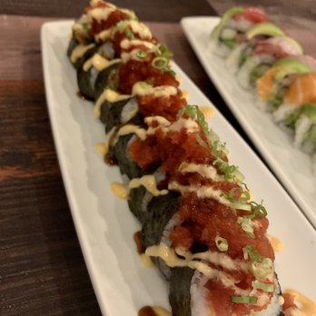 Akami Sushi Bar - VooDoo roll - Sushi Bars Near Me - Apex, North Carolina