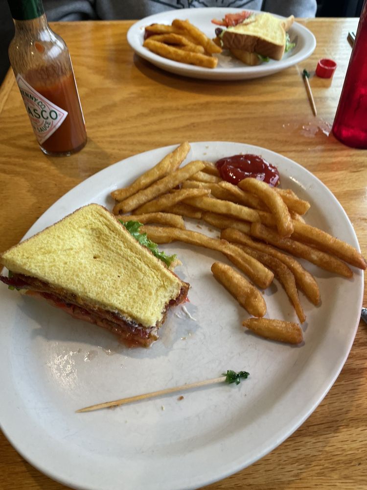 Nugget Restaurant & Bakery