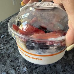 MIXED BERRY GREEK YOGURT