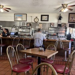 El Tepeyac Cafe - Interior restaurant