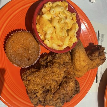 Mama J's Kitchen - Chicken and mac n cheese - Soul Food Near Me - Richmond, Virginia