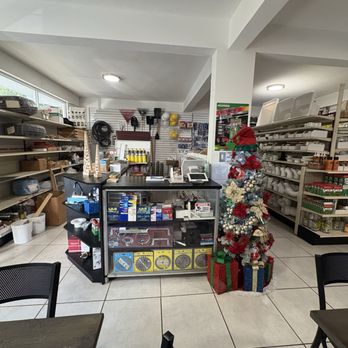 Jibara - Área de la ferretería - Coffee & Tea Near Me - San Lorenzo, Puerto Rico