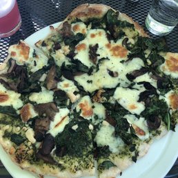Pesto pizza