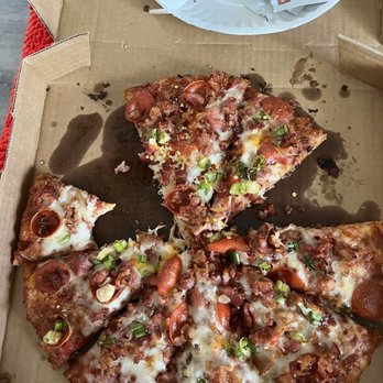 Mountain Mike's Pizza - This is the picture of my pizza. That I paid $28 for - Pizza Near Me - Corona, California