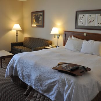 Hampton Inn Boston/Braintree - King Bedded Room - Hotels Near Me - Braintree, Massachusetts Hampton Inn Boston/Braintree - King Bedded Room - Hotels Near Me - Braintree, Massachusetts
