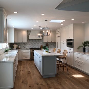 Henley's Custom Cabinets - Custom cabinets. Transitional kitchen. Henley's 2022. - General Contractors Near Me - Concord, California Henley's Custom Cabinets - Custom cabinets. Transitional kitchen. Henley's 2022. - General Contractors Near Me - Concord, California