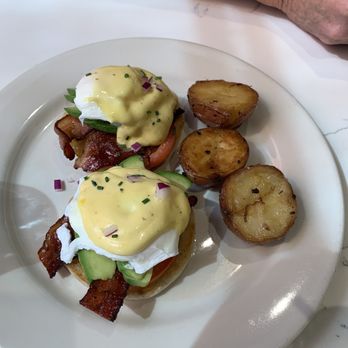 Lemon Tree Cafe - Eggs Benedict - Breakfast & Brunch Near Me - Rancho Cucamonga, California Lemon Tree Cafe - Eggs Benedict - Breakfast & Brunch Near Me - Rancho Cucamonga, California