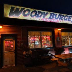 Woody Burger & Pizzeria