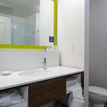 Hampton Inn Richfield - Guest room bath - Hotels Near Me - Richfield, Utah Hampton Inn Richfield - Guest room bath - Hotels Near Me - Richfield, Utah