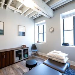 Dynamic Physical Therapy Chicago - Private Treatment Room